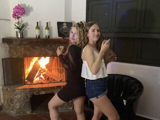 AngieandTaleia's Cam private Profile Image